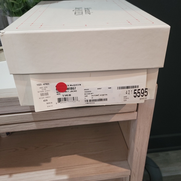 Alexander McQueen White/Silver Sneakers - Picture 2 of 8